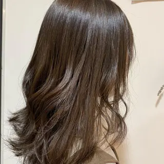 ミディアム 長井 麻帆のヘアスタイル