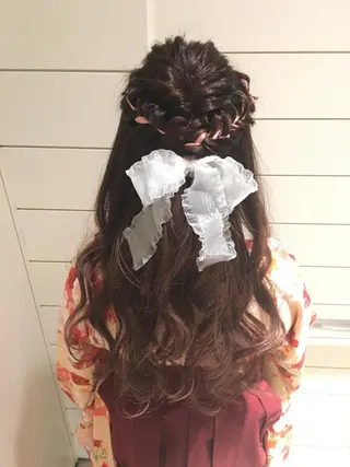 ロング カラー ヘアアレンジ 鍵山 千秋のヘアスタイル