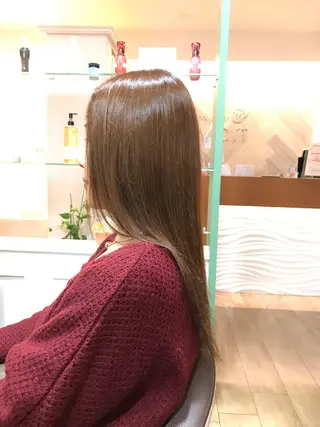 カラー 川村 綾のヘアスタイル