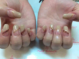 ネイル ネイルリボン 受付スタッフのネイルデザイン