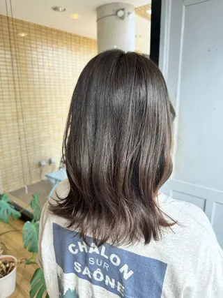 セミロング カラー ツキダテ ユイのヘアスタイル