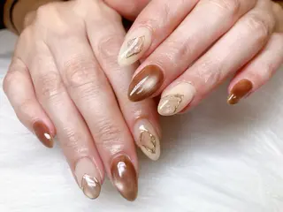 ネイル ECLAT エクラ所属・寺山 千鶴のネイルデザイン