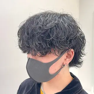 ミディアム パーマ ヘアアレンジ メンズ 顔まわりカット の達人のヘアスタイル