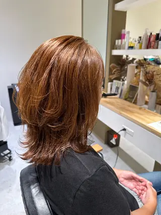 ミディアム レイヤー/蟹江/ くすみカラー/川口のヘアスタイル