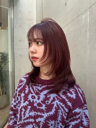 ミディアム レイヤーカット 透明感カラーのヘアスタイル