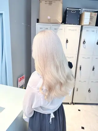 ロング カラー 🪄池袋ハイトーン 🪄ブリーチカラーのヘアスタイル