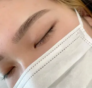 アイブロウ ダイヤモンドアイズ テクニカルサロン所属・小林 美香の眉毛・アイブロウイメージ