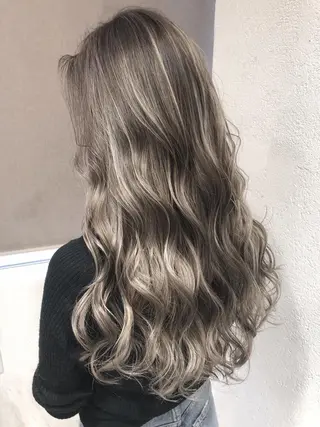 ロング カラー biscohair 髪にドラマを。のヘアスタイル