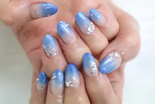 ネイル カラーズビューティサロン所属・石井 桃子のネイルデザイン