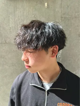 ショート パーマ メンズ 豊崎 佑輔のヘアスタイル