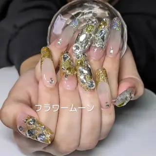 ネイル フラワー ムーンのネイルデザイン