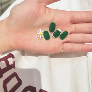 ネイル esby Loely MIZUKIのネイルデザイン