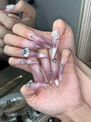 ネイル NES NAIL所属・さゆり￤推しキャラ ￤ロングネイル🩷のネイルデザイン