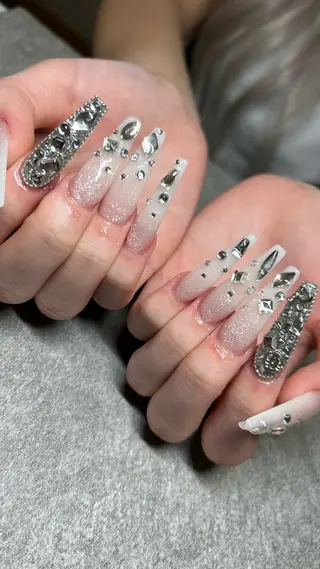 ネイル 𝐧𝐚𝐢𝐥 𝐌𝐢𝐖𝐢𝐢のネイルデザイン