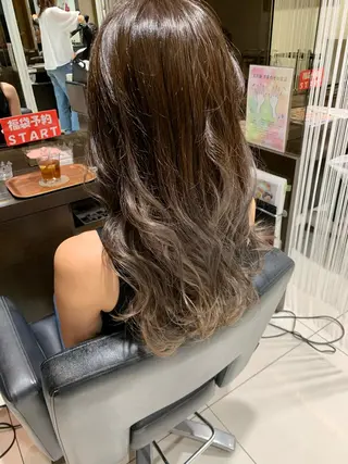 ロング CHAINON 近鉄奈良店のヘアスタイル