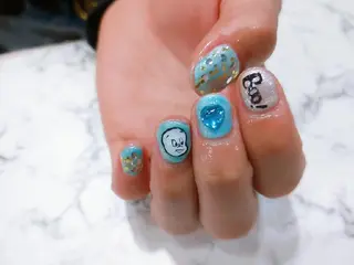 ネイル R'well所属・はばすみれ🎀ﾈｲﾙ 光ﾌｪｲｼｬﾙ ﾍｱのネイルデザイン