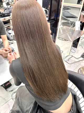 カラー ナズ ナズのヘアスタイル