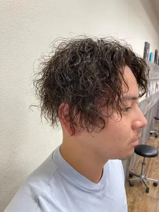 ミディアム パーマ メンズ 赤羽、髪質改善サロン 吉野リョウスケのヘアスタイル