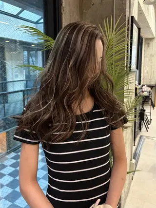 ロング カラー KAEDE🌺Wカ ラー/ホワイトカラーのヘアスタイル