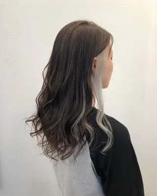 カラー Ruang所属・ツノガイ エリのヘアスタイル