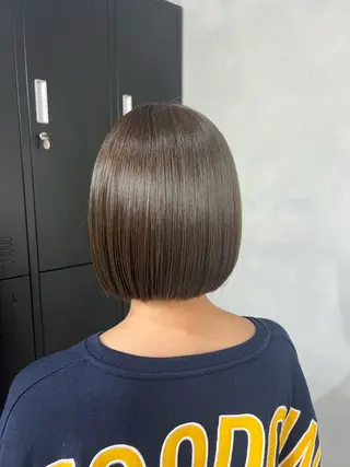 ショート カラー 小森聖奈 韓国風レイヤーカットのヘアスタイル