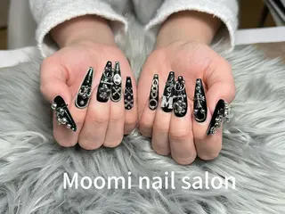 ミディアム Moomi nail salonのネイルデザイン
