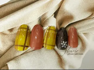 ネイル フルリール 【プライベートサロンのネイルデザイン