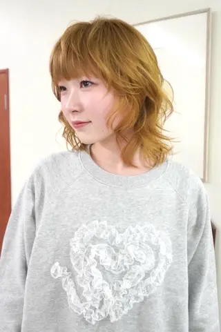 ミディアム カラー 小林 美咲のヘアスタイル