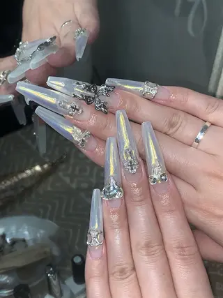 ネイル NES NAIL所属・さゆり￤推しキャラ ￤ロングネイル🩷のネイルデザイン