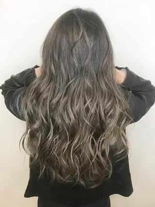 セミロング カラー AMI Hair  supply所属・髪質改善カラー 韓国風レイヤーのヘアスタイル