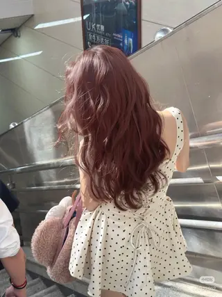 ロング カラー Aura所属・丸山 心 / 艶カラーのヘアスタイル