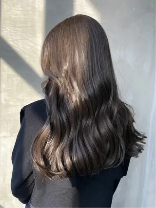 セミロング 渋谷／透明感カラー kuttiのヘアスタイル