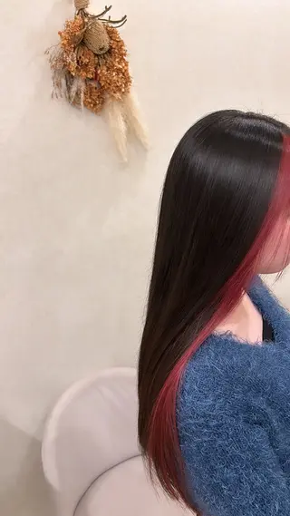 ロング 善財 康葵のヘアスタイル