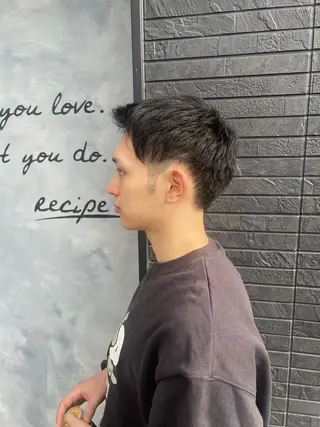 ショート 黒阪 なみのヘアスタイル