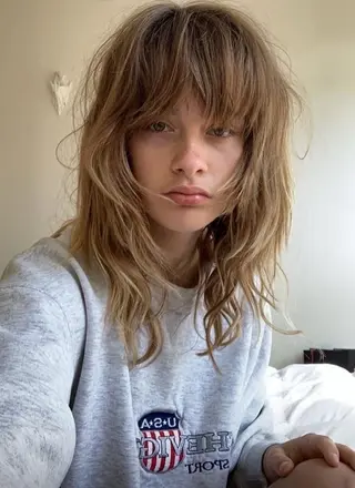 セミロング 吉田一輝 外国人パーマのヘアスタイル