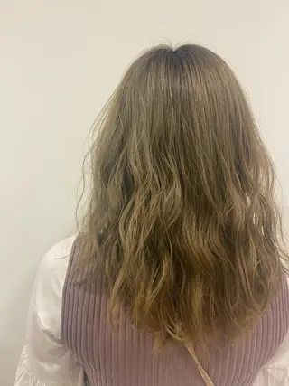 セミロング カラー aile TotalBeautySalon 生駒店所属・むらい ゆいのヘアスタイル