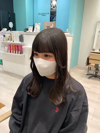 ミディアム ハッシュカット レイヤー池袋のヘアスタイル