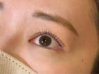 マツエク・マツパ TotalBeautysalonCURE所属・CURE 朱梨のネイルデザイン