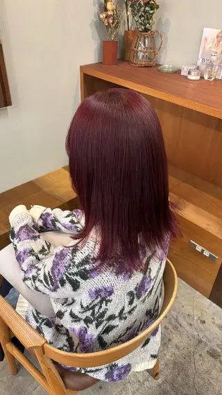 カラー 🌷花屋併設🌷 岡本明日実のヘアスタイル