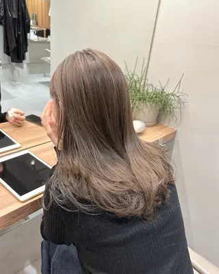 ミディアム 透明感モテ艶髪カラー Gallicaイリサのヘアスタイル