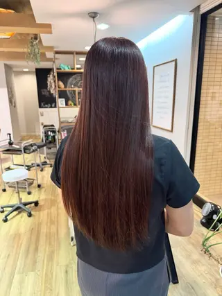 ロング カラー ツキダテ ユイのヘアスタイル