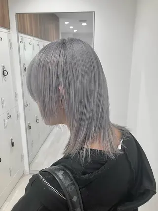 セミロング カラー Re:st所属・Miyavi/カラー ショートボブのヘアスタイル