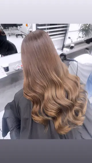 ロング カラー 井樋 乙葉のヘアスタイル