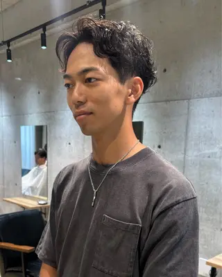 メンズ ｍｏｍｏ/ ハイトーン/ベージュのヘアスタイル