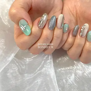 ネイル BONHEUR Annaのネイルデザイン