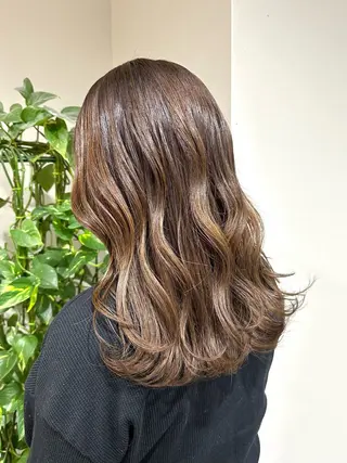 セミロング カラー BRANCHÉ小牧/ 西尾 美月のヘアスタイル