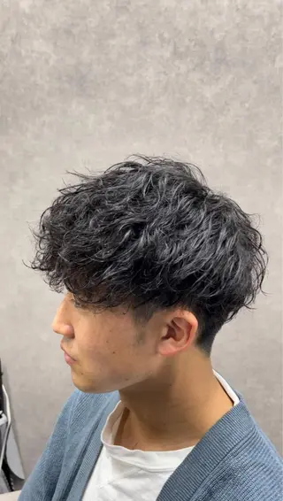 ミディアム パーマ メンズ GO TODAYシェアサロン大名店所属・濵武 尚人のヘアスタイル