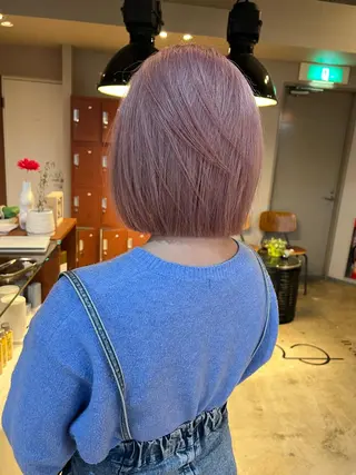 ショート ミルクティーベージュ outaのヘアスタイル