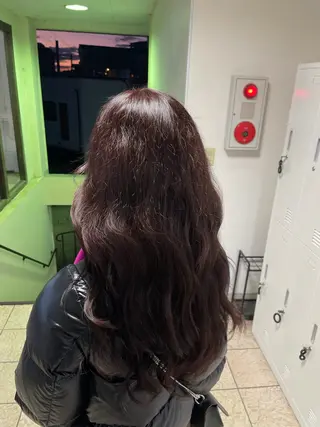 セミロング TIDEHAIR 志羽のヘアスタイル