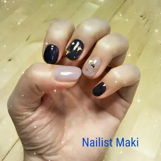 ネイル 小顔・毛穴・たるみ ネイル　似内真樹のエステ・リラクイメージ